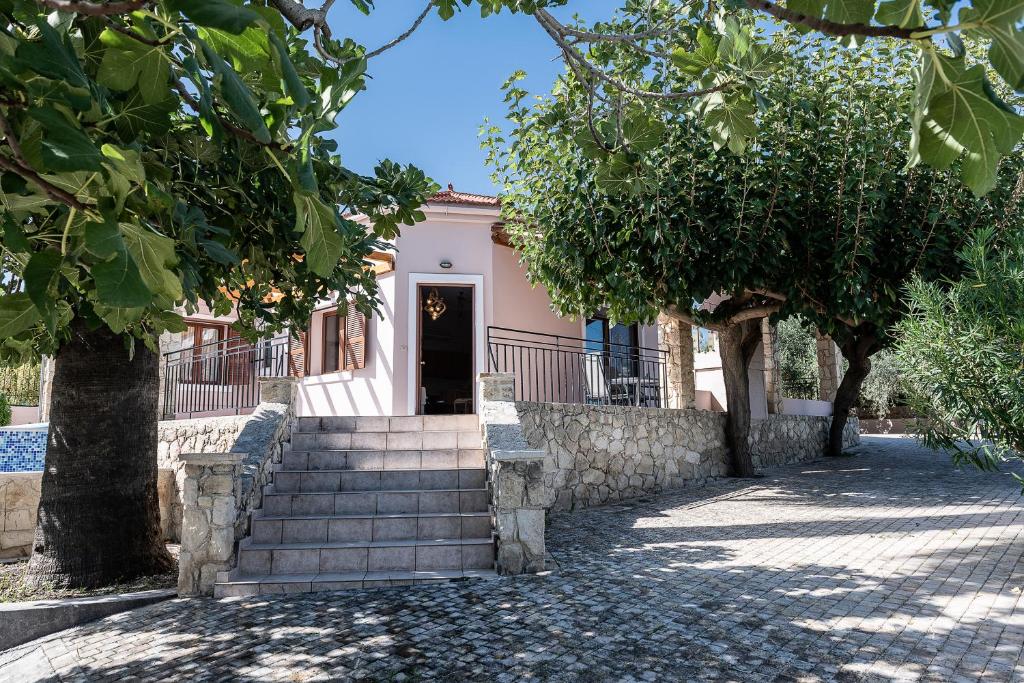 Lila hill house photo 1