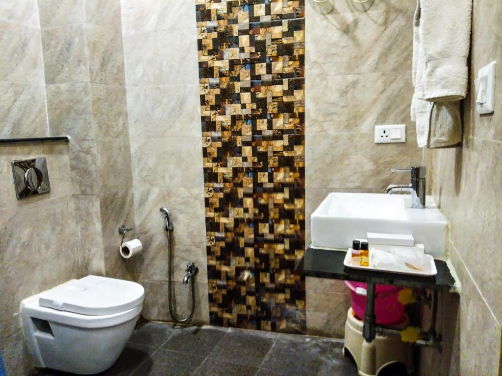 Сьюит (Banjara Budget Suite), Hotel Sri Omkar Palace