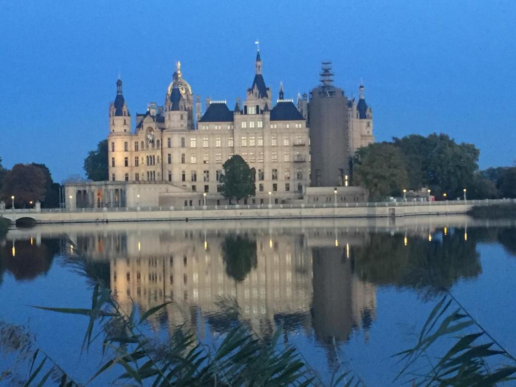 Schlosspark Residenz - Tap to explore photos