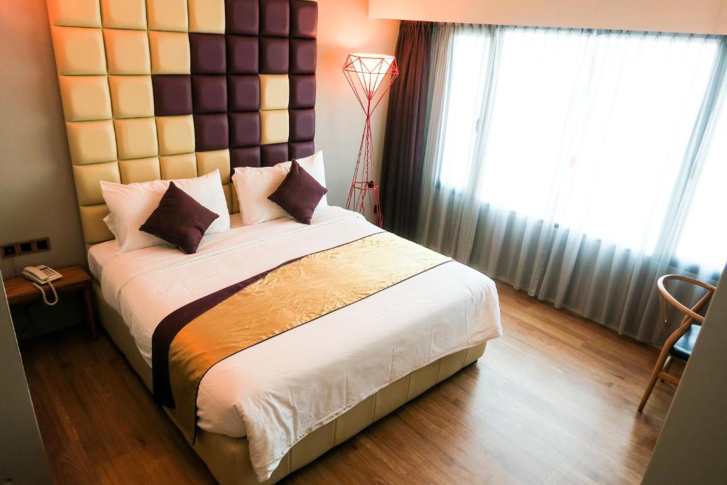 Двухместный (Улучшенный номер с кроватью размера «king-size»), Le Dream Boutique Hotel
