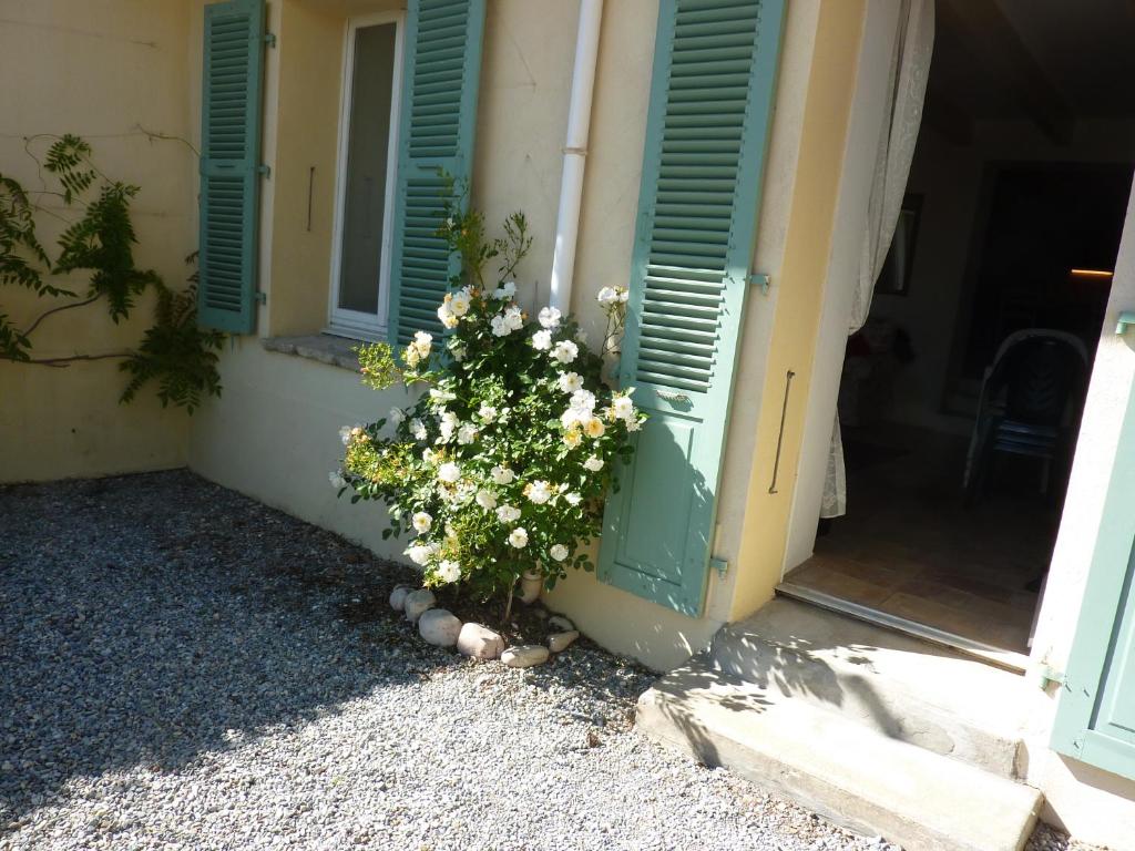 28 Rue de la Ferrage photo 2
