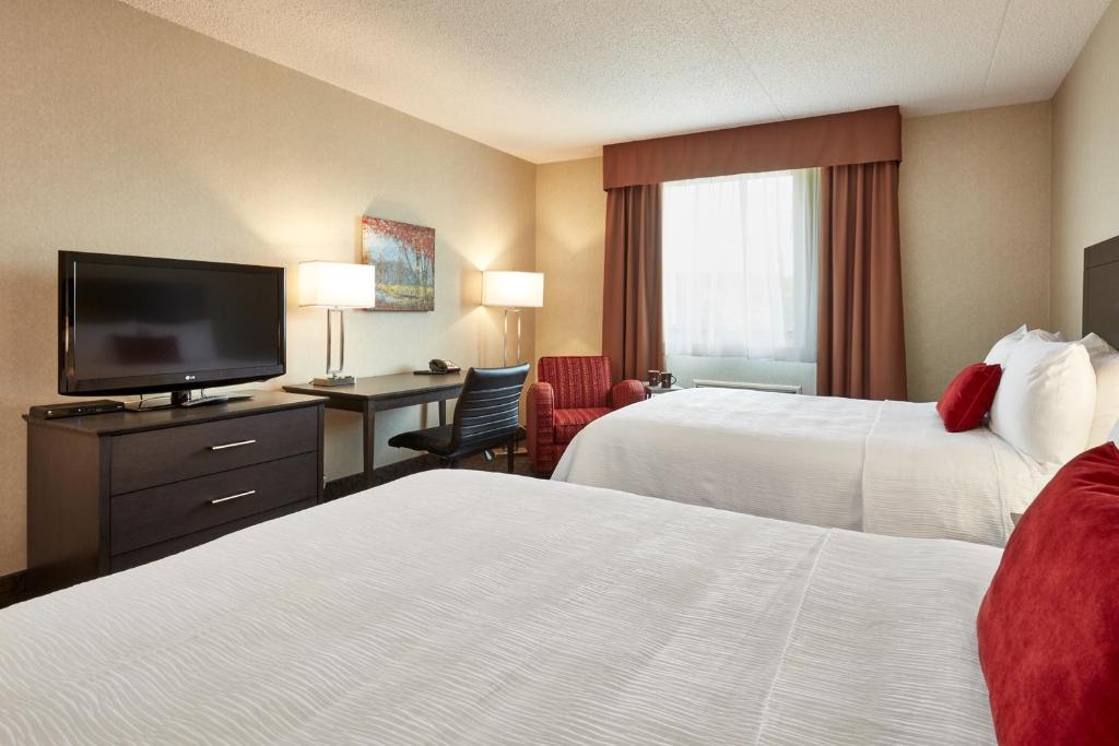Travelway Inn Sudbury photo 1