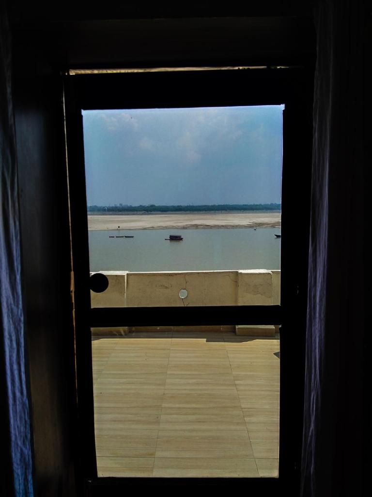 Сьюит (Kailash Suite with River View), Hotel Sri Omkar Palace