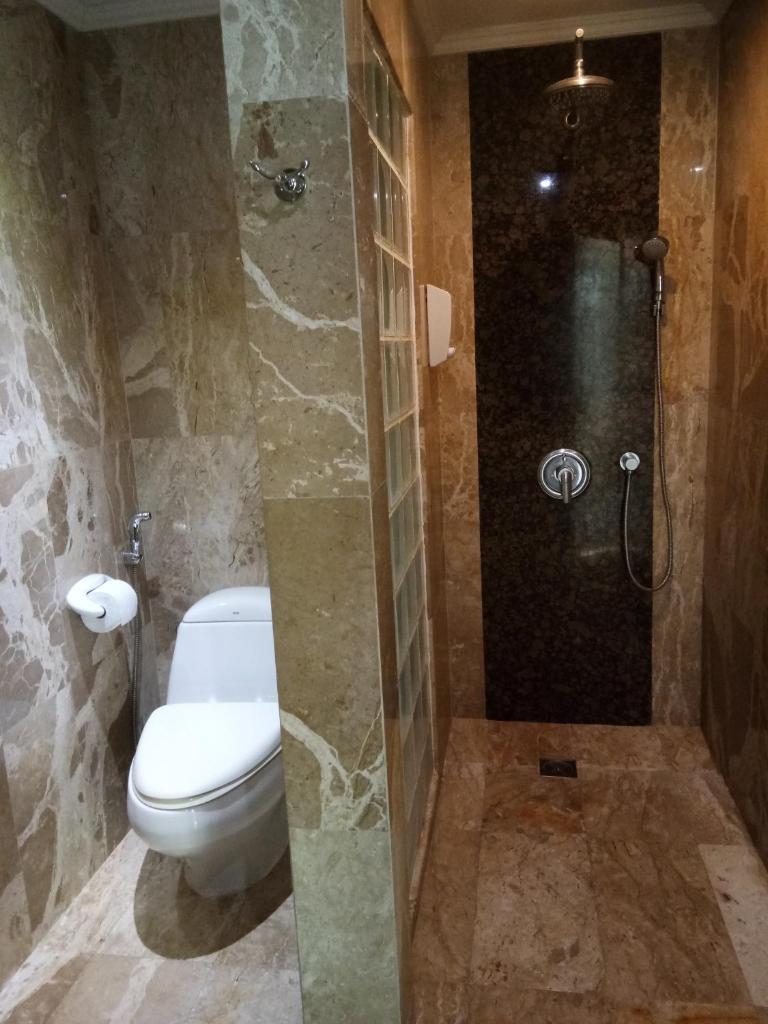Westbury Residence photo 2