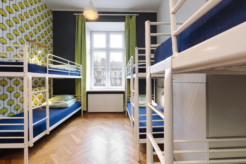Семейный (Номер на 6 человек с общей ванной комнатой), Atlantis Hostel