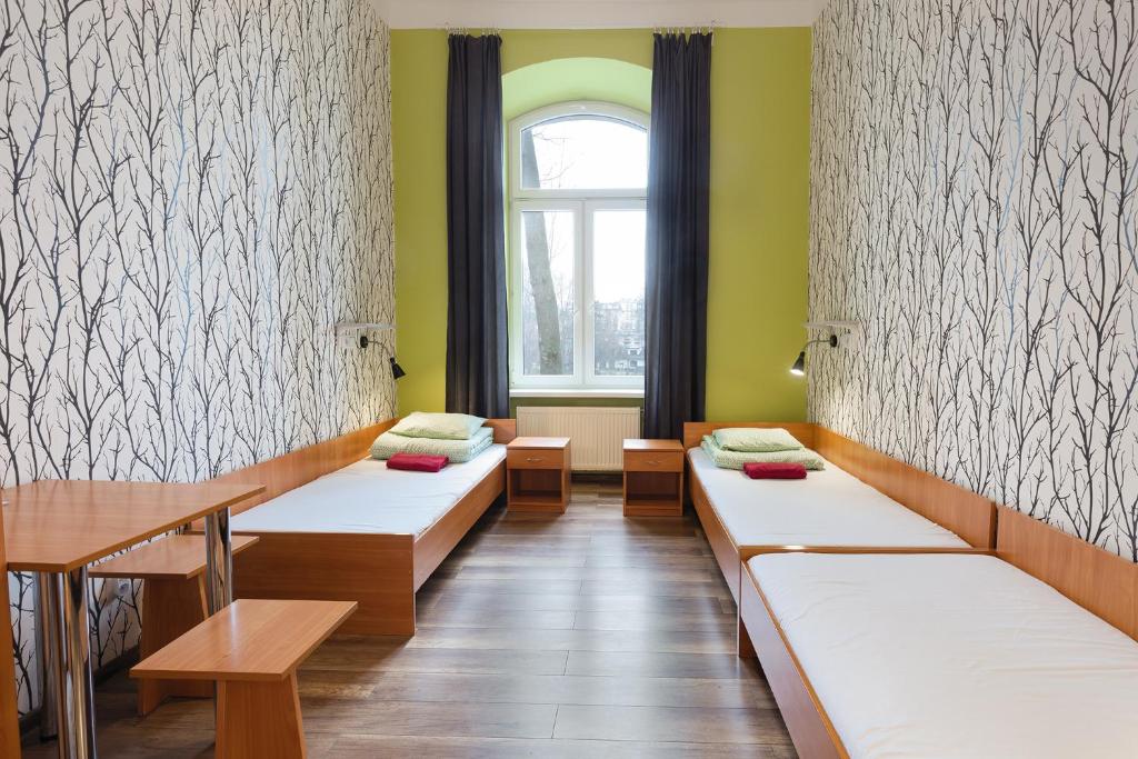 Трехместный (Трехместный номер с собственной ванной комнатой), Atlantis Hostel