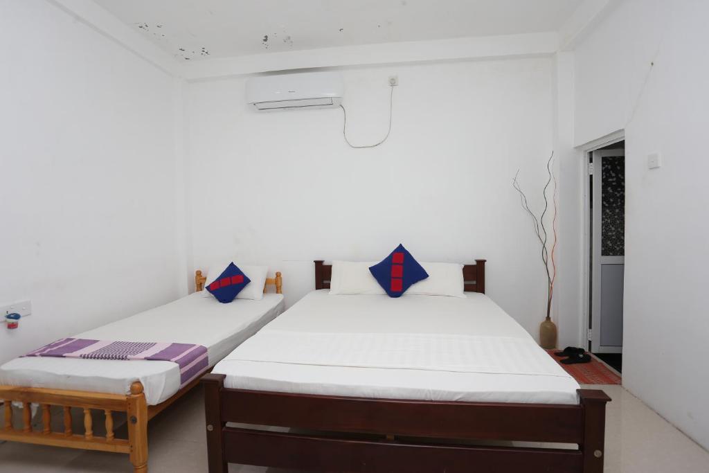 Araliya White House photo 2