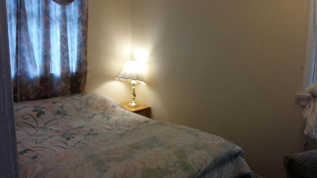 Kelowna Okanagan Lake Hostel photo 1