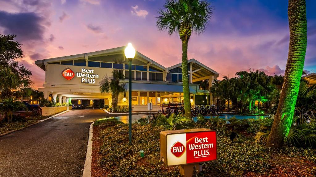 Best Western Plus Yacht Harbor Inn image