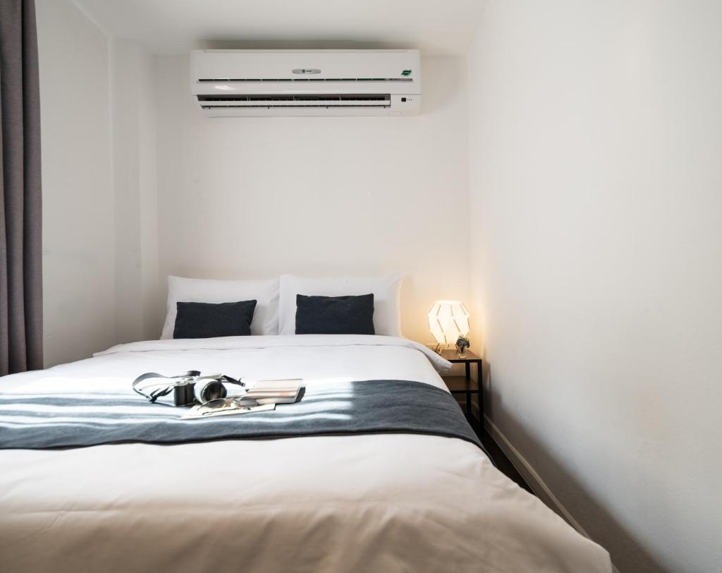 Двухместный (Улучшенный номер с кроватью размера «queen-size»), Warm Window Silom