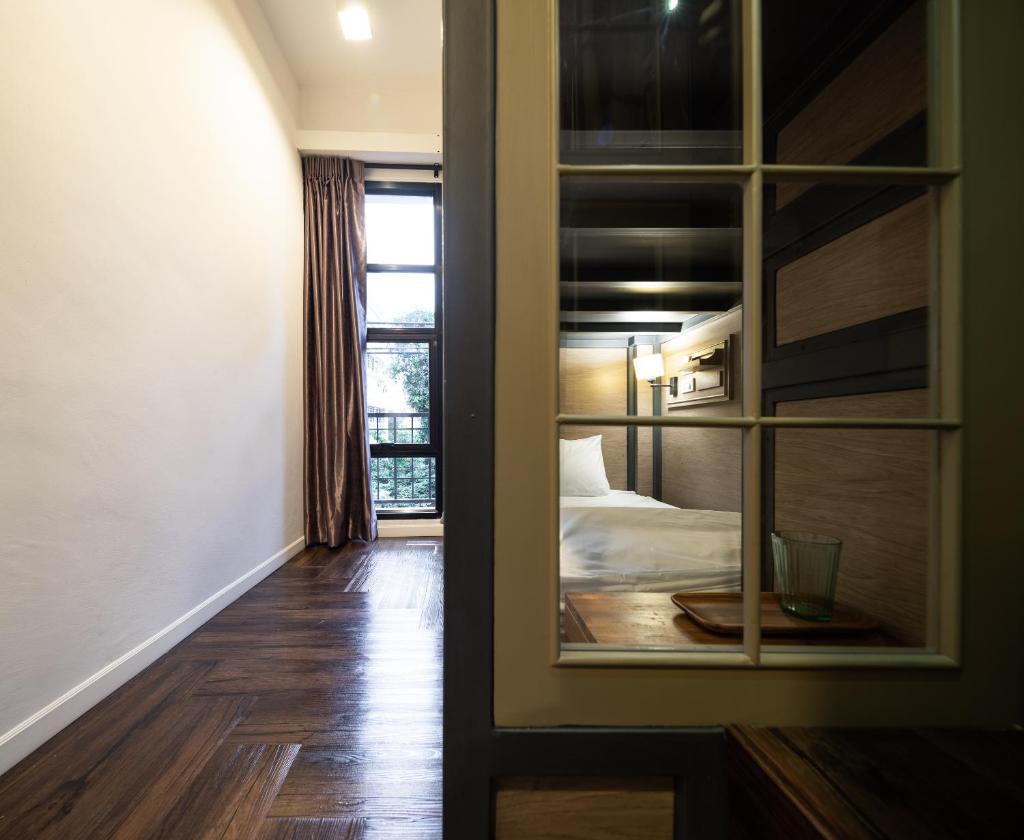 Номер (Кровать в общем 4-местном номере для мужчин и женщин), Warm Window Silom
