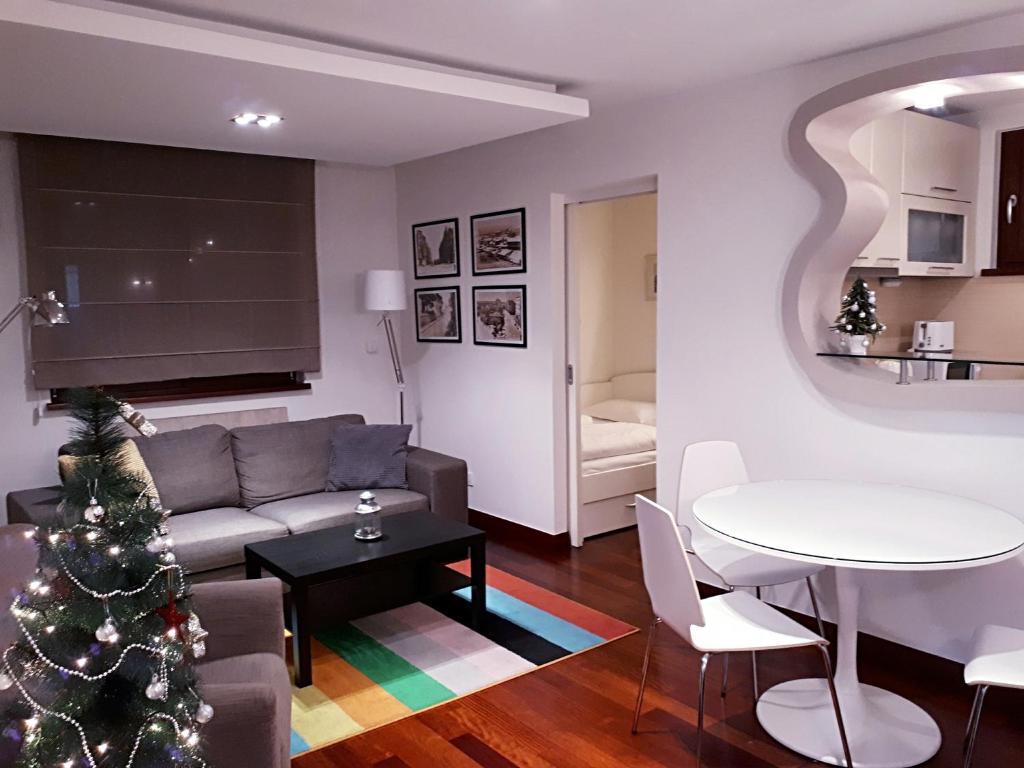 Apartment 18 photo 2