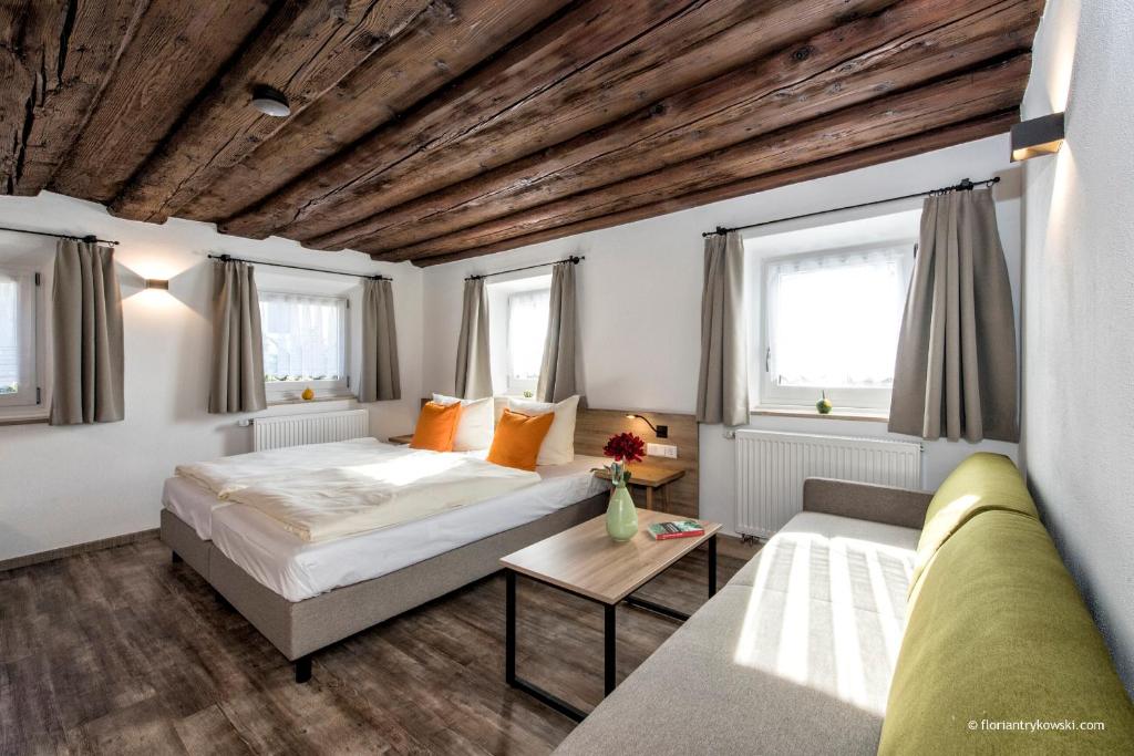 Апартаменты (Апартаменты), Übernachten in der Tenne