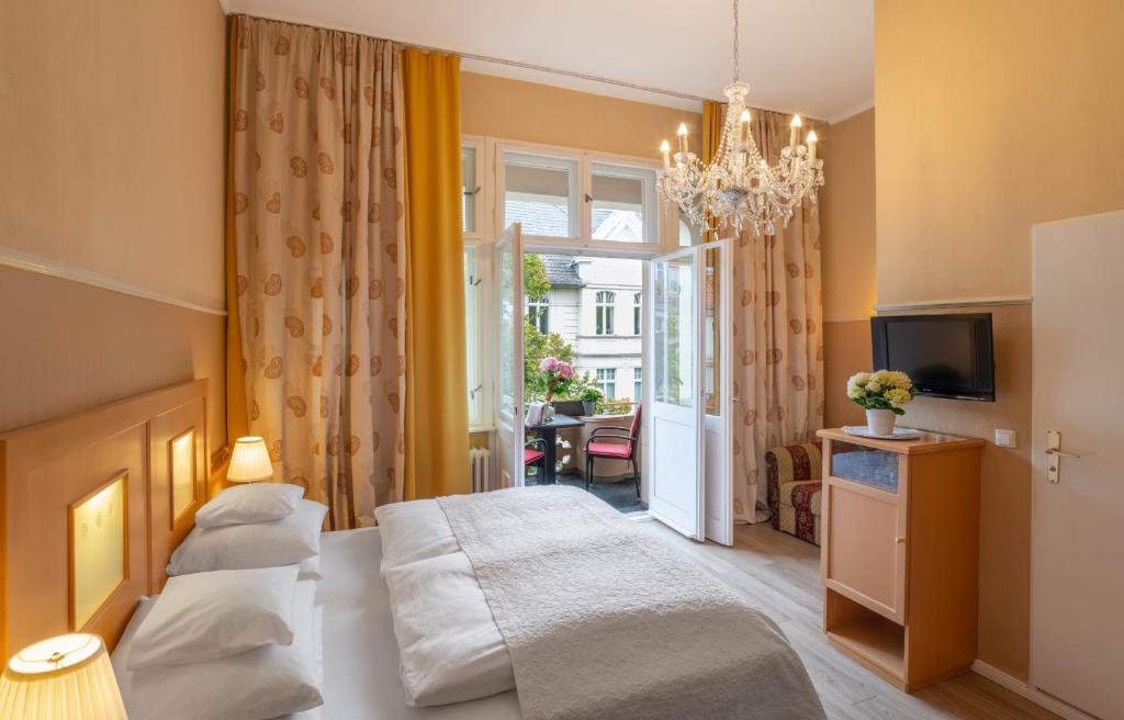 Двухместный (Двухместный номер с 1 кроватью и балконом), Hotel Augusta Am Kurfürstendamm