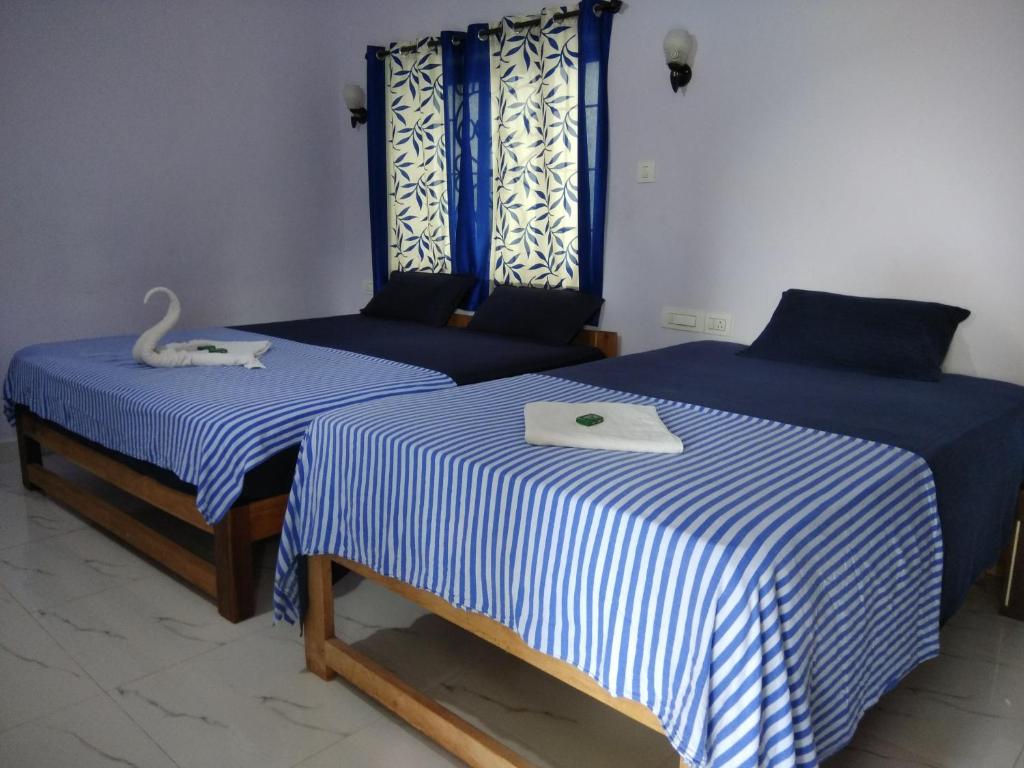 Трехместный (Трехместный номер Делюкс с кондиционером), Hotel Swati