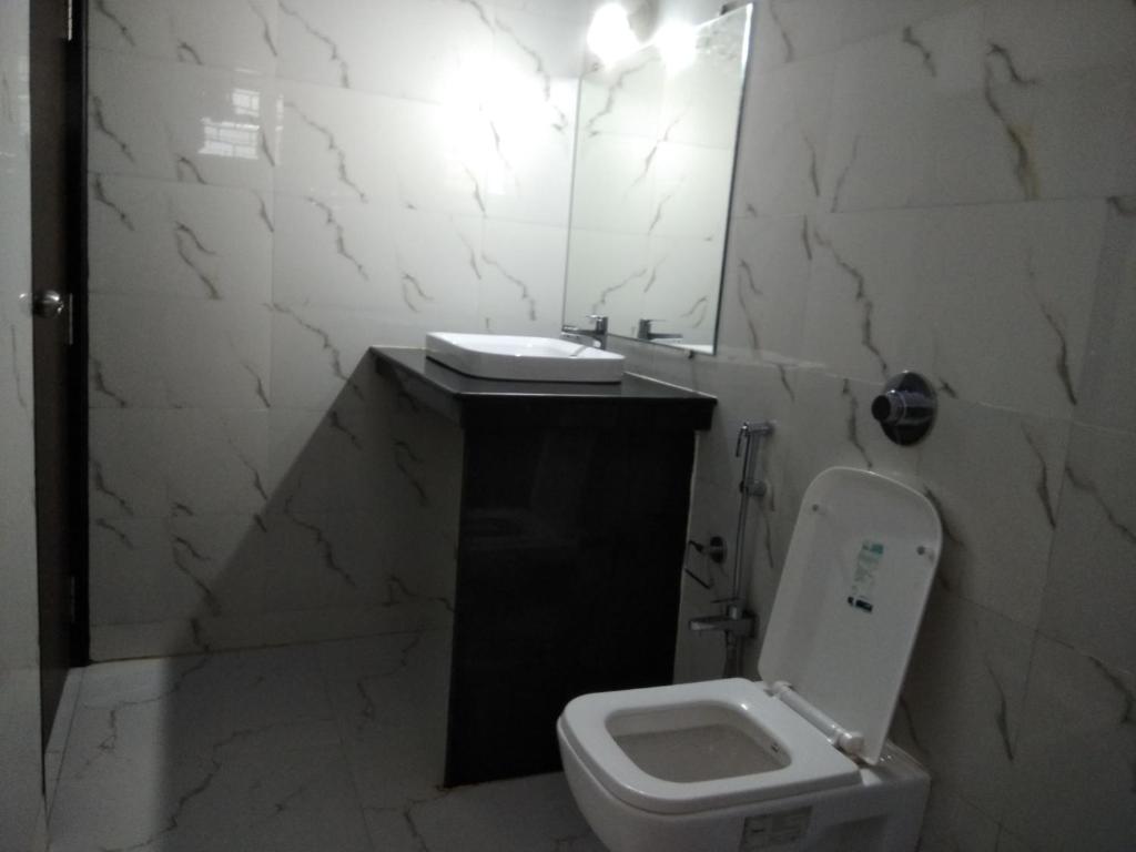 Трехместный (Трехместный номер Делюкс с кондиционером), Hotel Swati