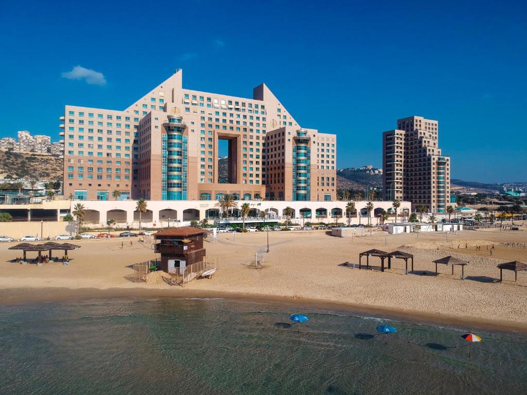 Almog Beach Apartments מגדלי חוף הכרמל חיפה photo 1