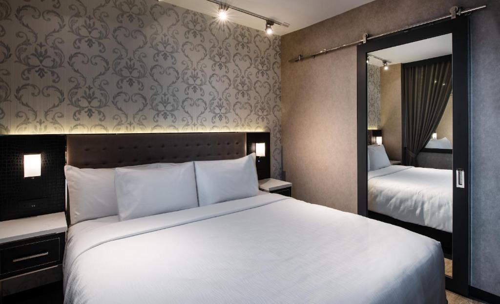 Двухместный (Номер Делюкс с кроватью размера «king-size»), Aliz Hotel Times Square