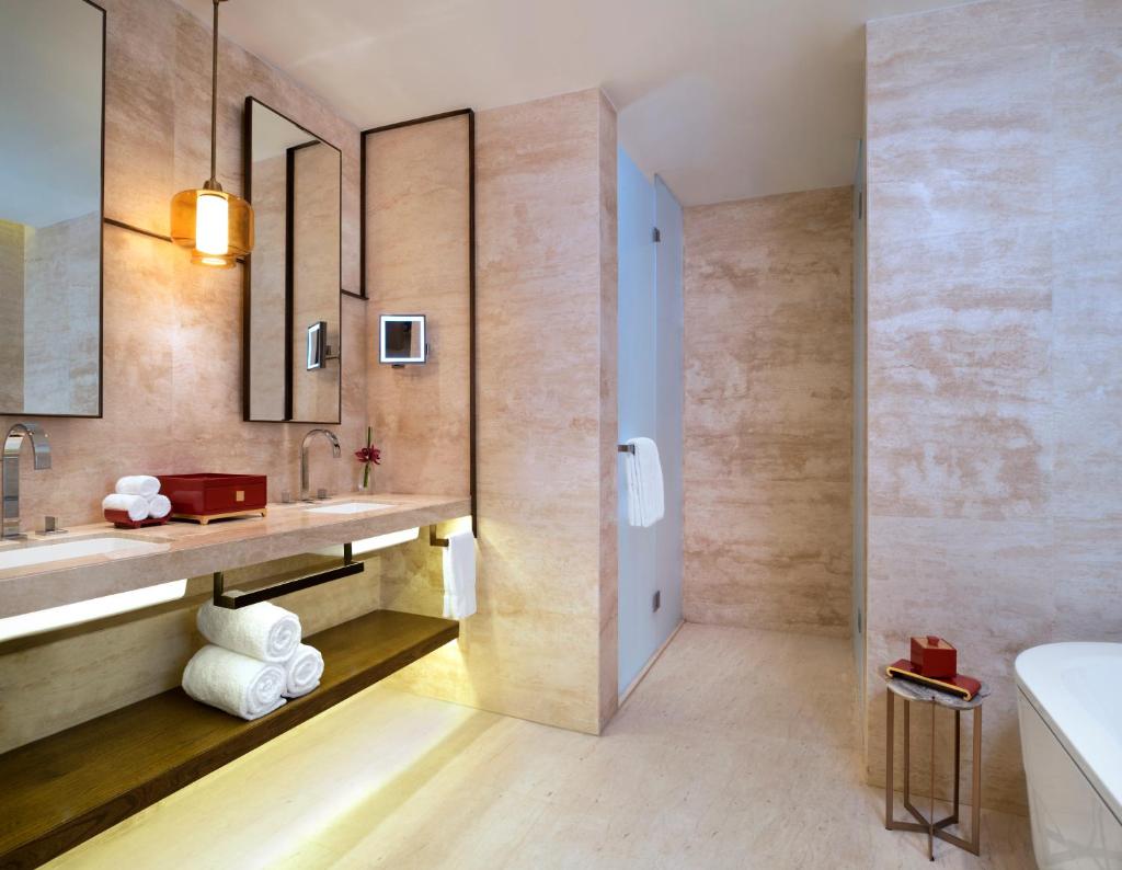 Двухместный (Стандартный номер с кроватью размера «king-size»), Twelve at Hengshan, A Luxury Collection Hotel, Shanghai