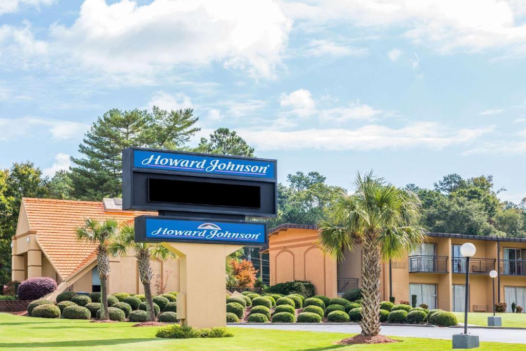 Howard Johnson by Wyndham Athens image