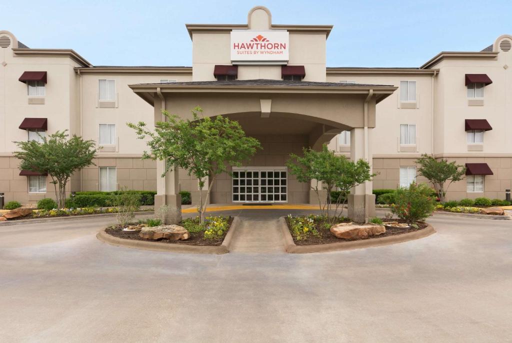 Hawthorn Extended Stay by Wyndham College Station image