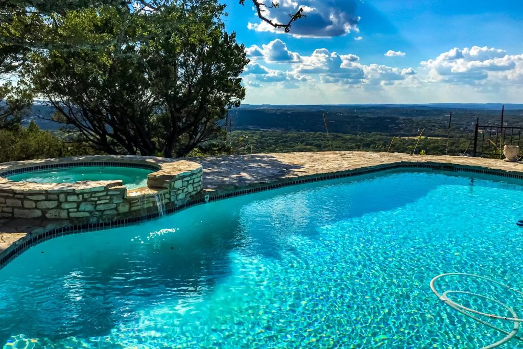 Maverick Mountaintop Retreat photo 1
