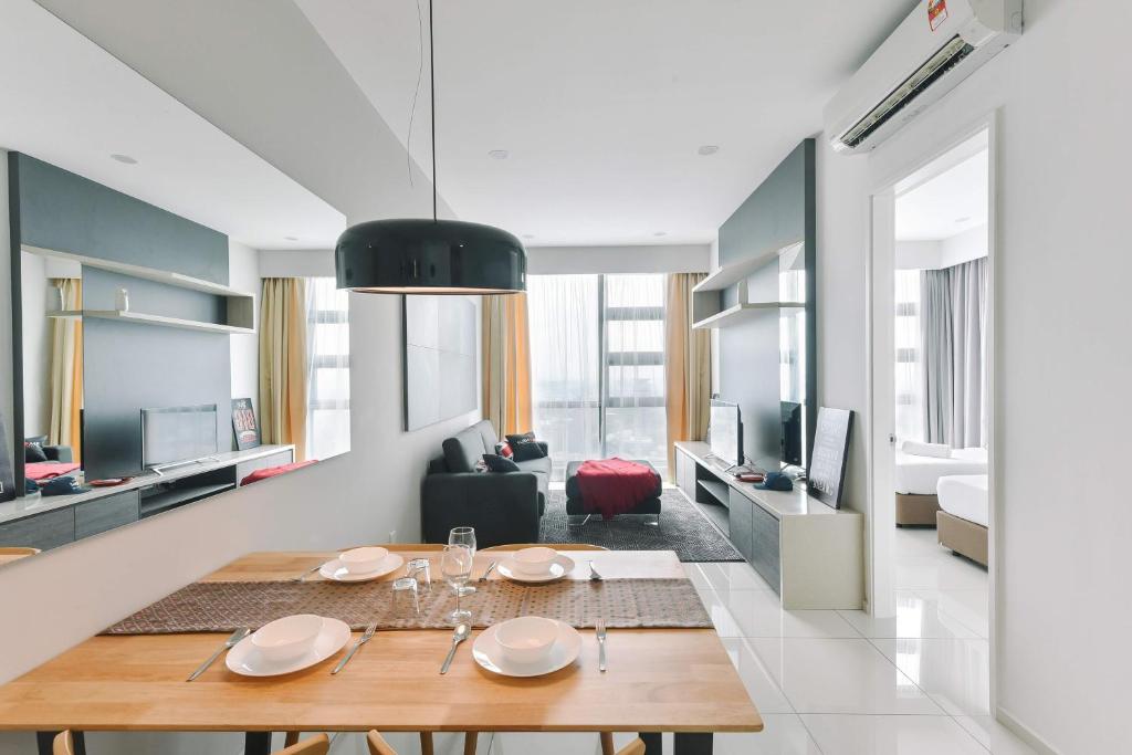 Сьюит (Представительский люкс с кроватью размера 