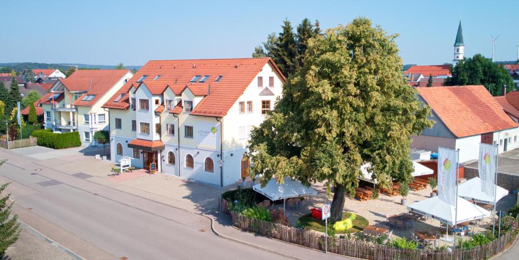 ALTE LINDE Landhotel & Restaurant photo 1