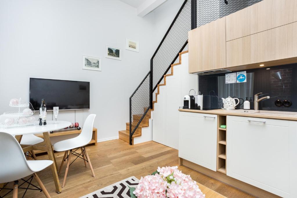 Апартаменты (Апартаменты Three Sisters), Angleterre Apartments