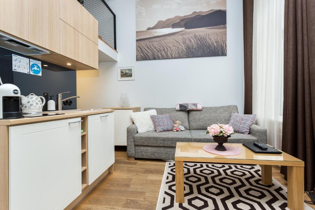 Апартаменты (Апартаменты Three Sisters), Angleterre Apartments
