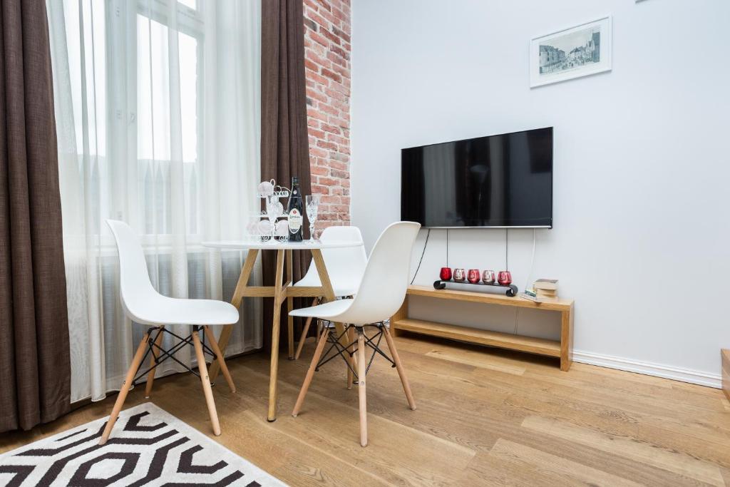 Апартаменты (Апартаменты Three Sisters), Angleterre Apartments