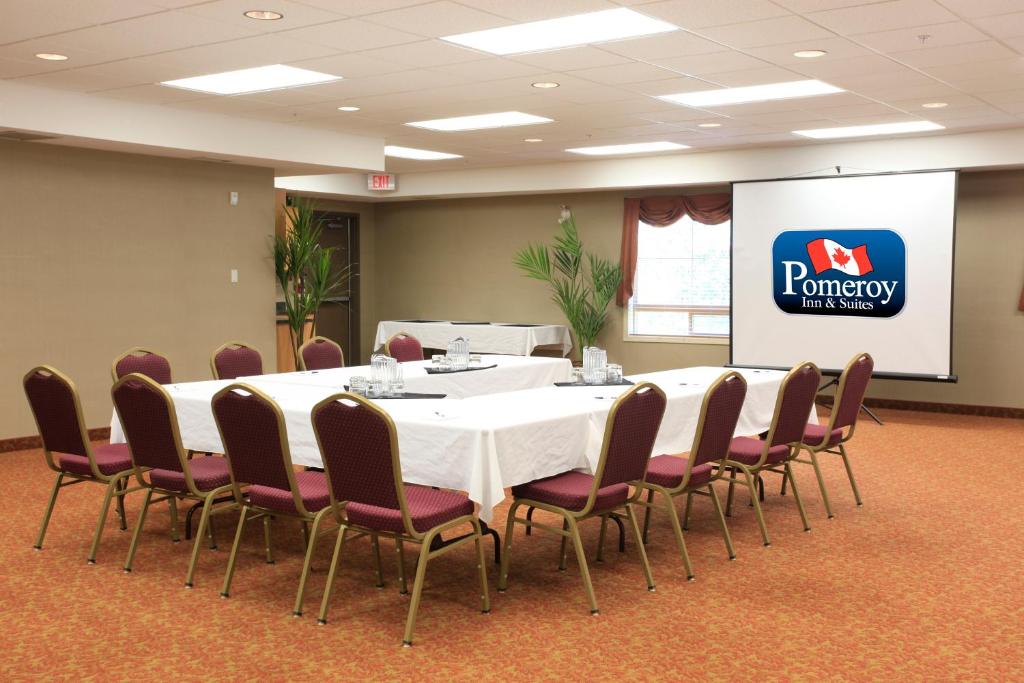 Pomeroy Inn and Suites Chetwynd photo 4