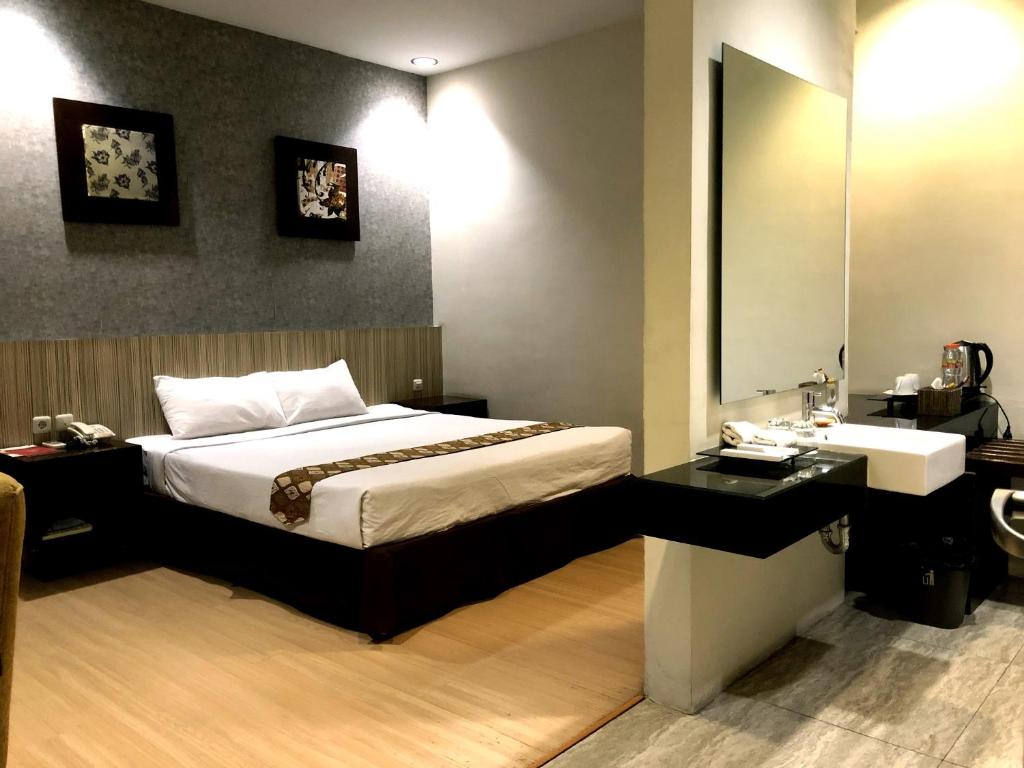 Hotel Sinar 1 - Tap to explore photos