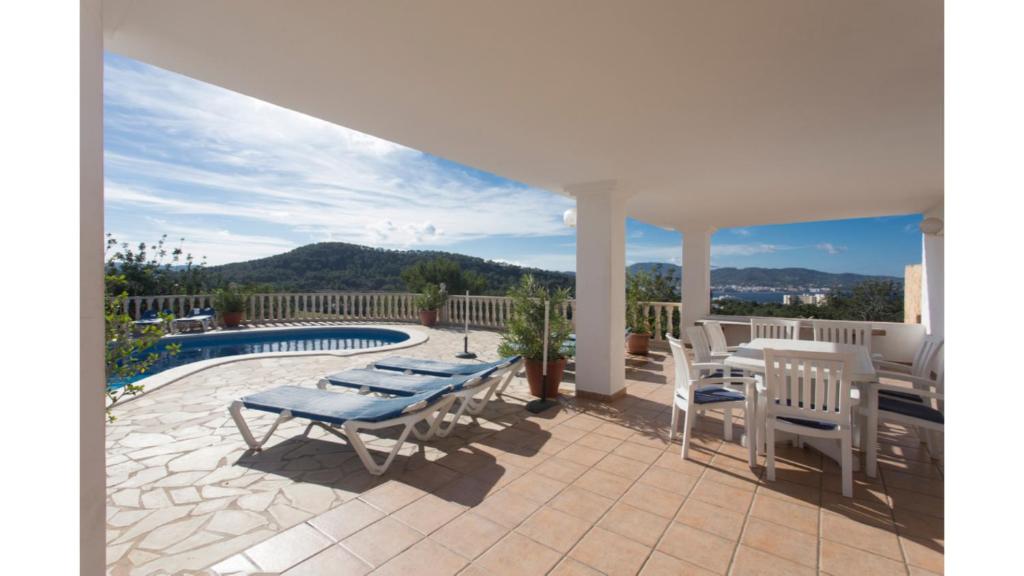 Can Tunicu has amazing sea views and is located in a quiet area near to San Antonio photo 3