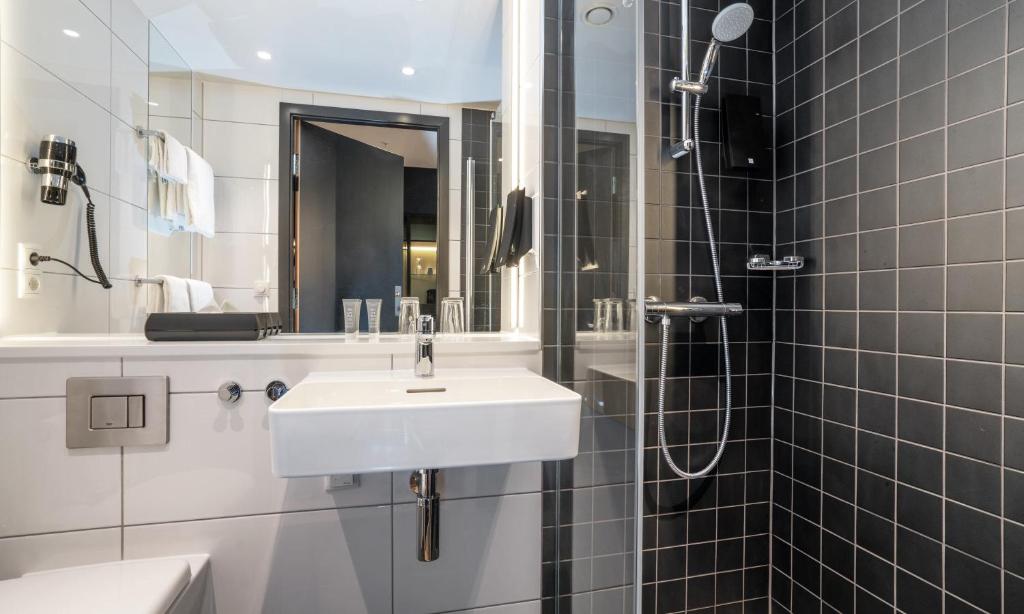 Thon Hotel Linne Room Type - Superior Double or Twin Room