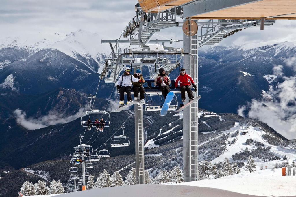 {
  "en-gb": "Ushuaia, The Mountain Hotel"
} photo 4