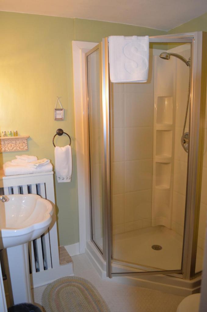 Benjamin F. Packard House Bed and Breakfast photo 3