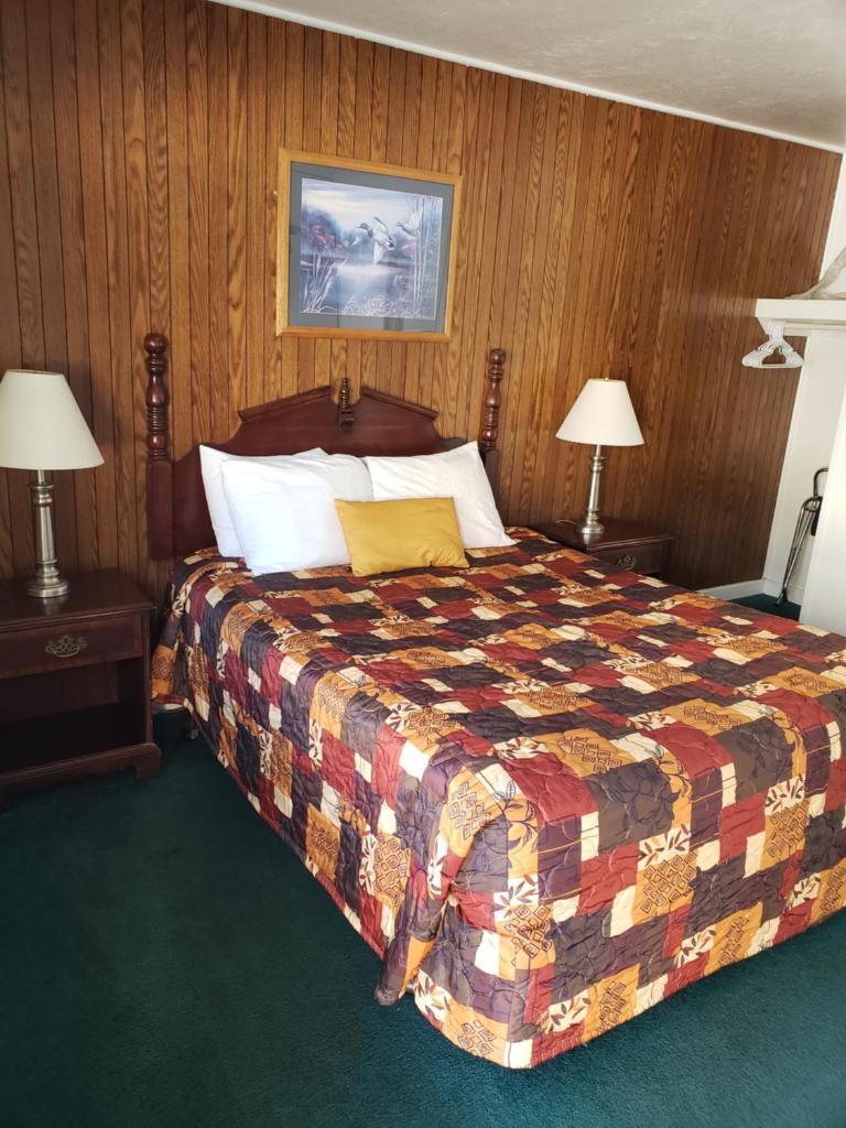 Mother Lode Lodge photo 2