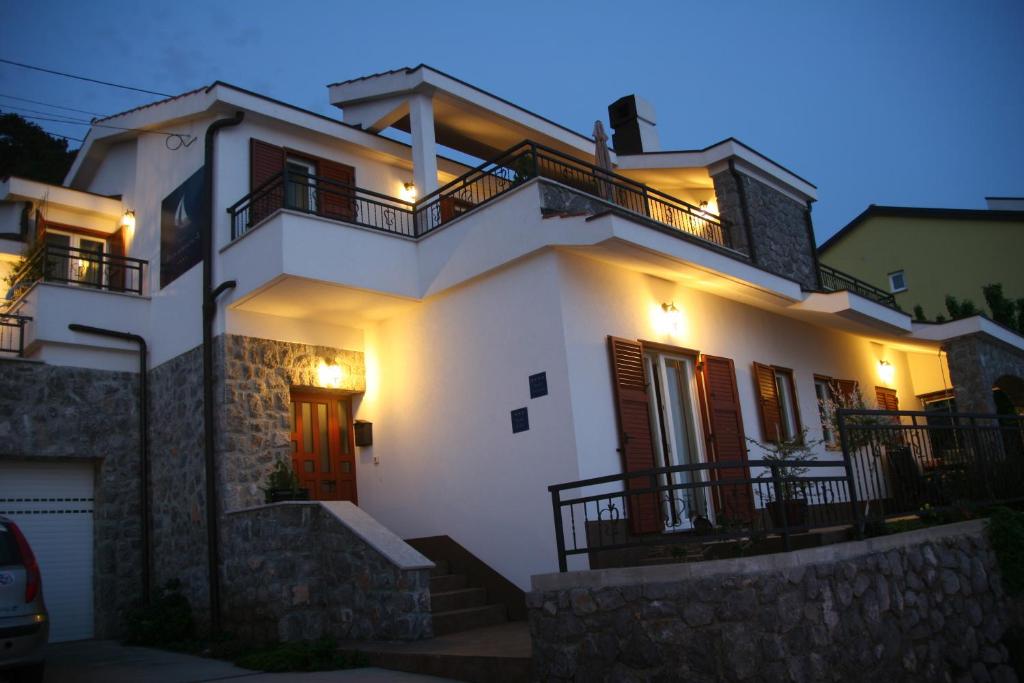 Villa Arca Adriatica, Senj