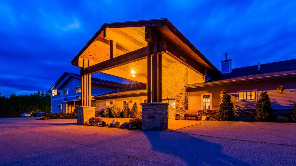 Best Western Plus Ticonderoga Inn & Suites image