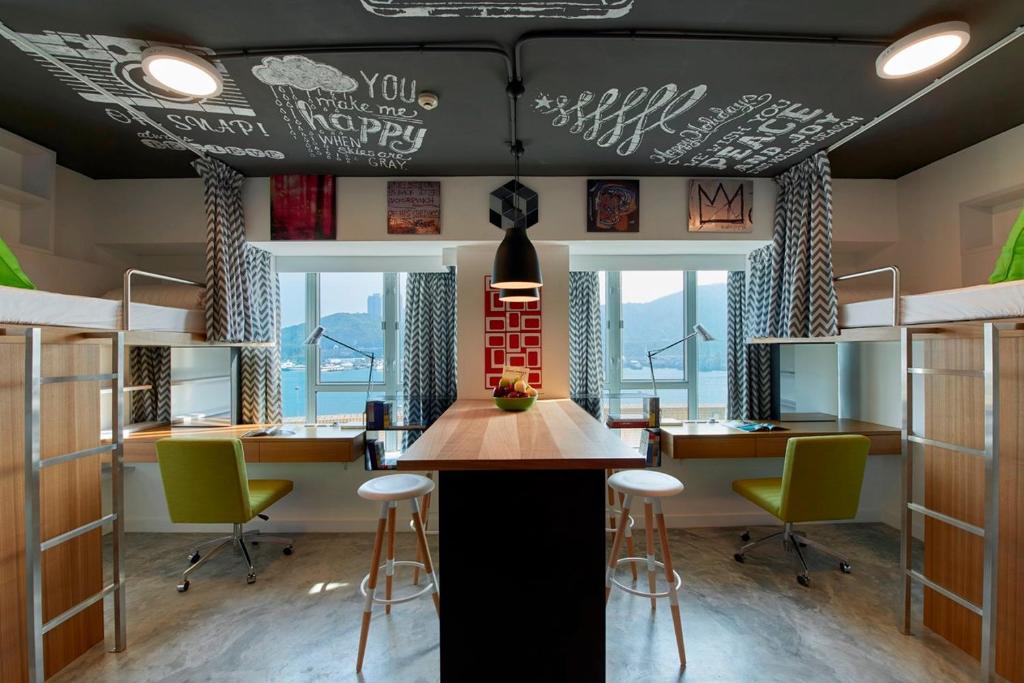 Четырехместный (Номер Commune с выходом к бассейну), Campus Hong Kong