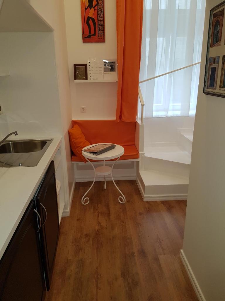 Студио (Номер-студио - Двухуровневый), Connection Guesthouse