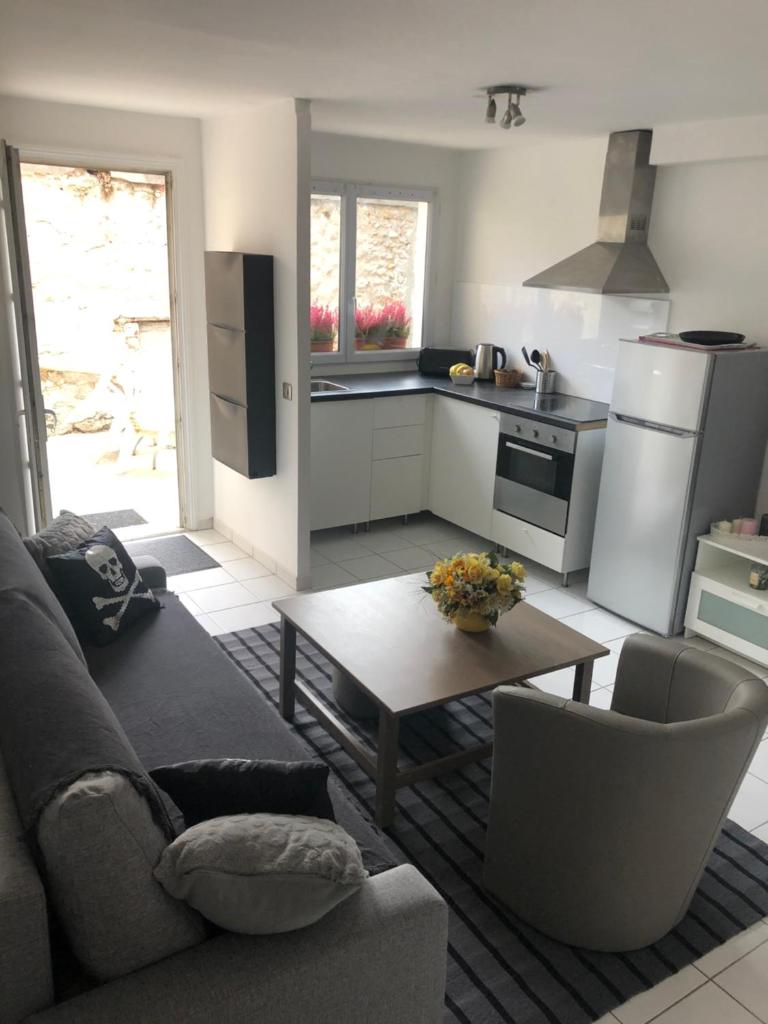 JOLIE PETITE MAISON photo 3