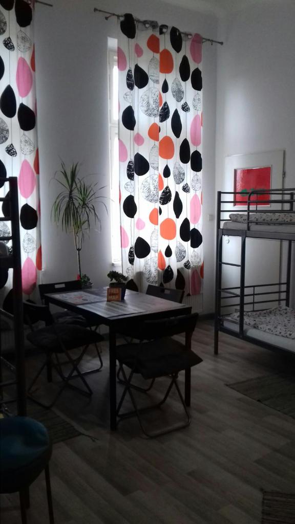 Номер (Общий шестиместный номер для мужчин и женщин), Art Hostel with FREE WI-FI