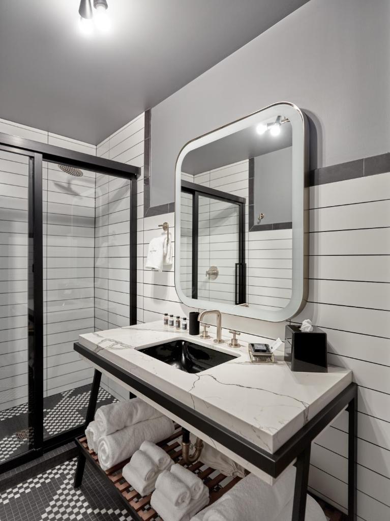 Двухместный (Номер «Премиум» с кроватью размера «king-size»), The Chicago Hotel Collection Wrigleyville