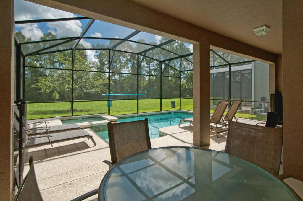 Paradise Palms- 6 Bedroom Pool -3150PP Home by RedAwning image