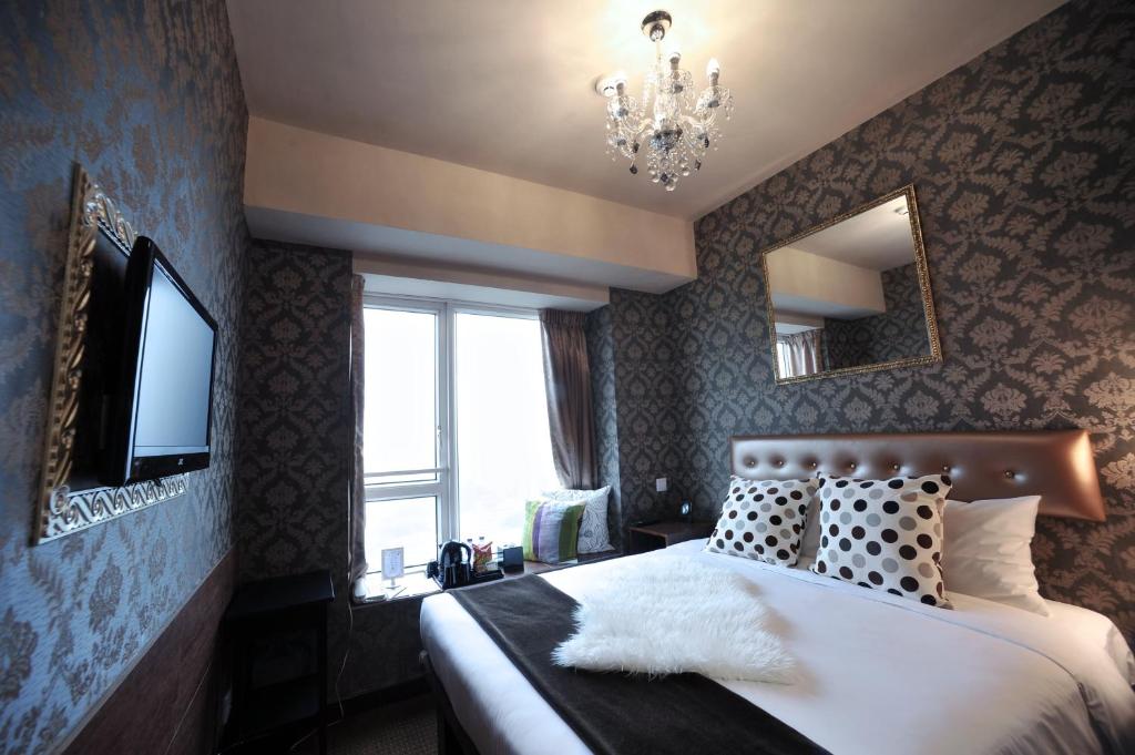 Ramada Hong Kong Grand photo 1