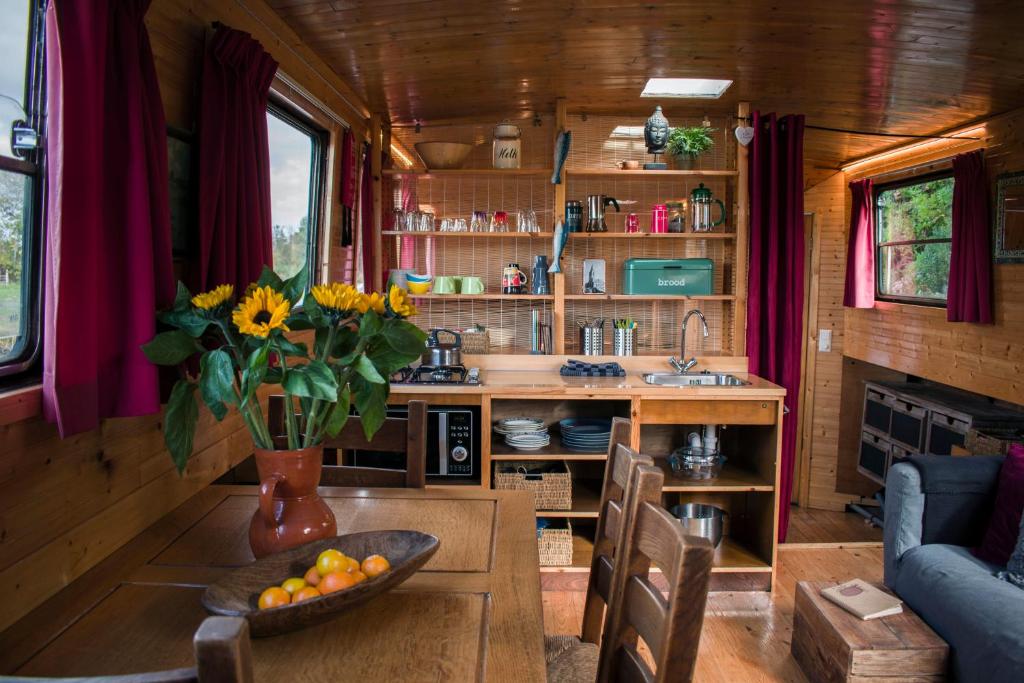 Houseboat Vinkeveen photo 4