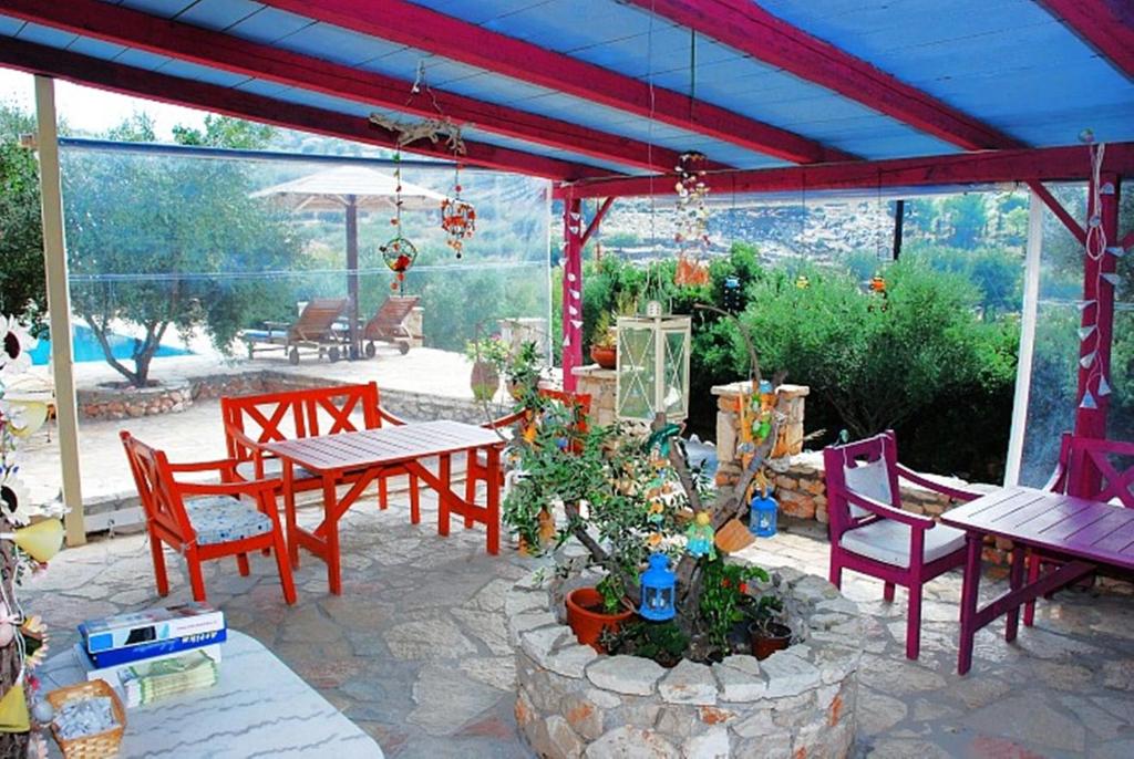 Revera Traditional Stone Villas, Apartments & Studios photo 2