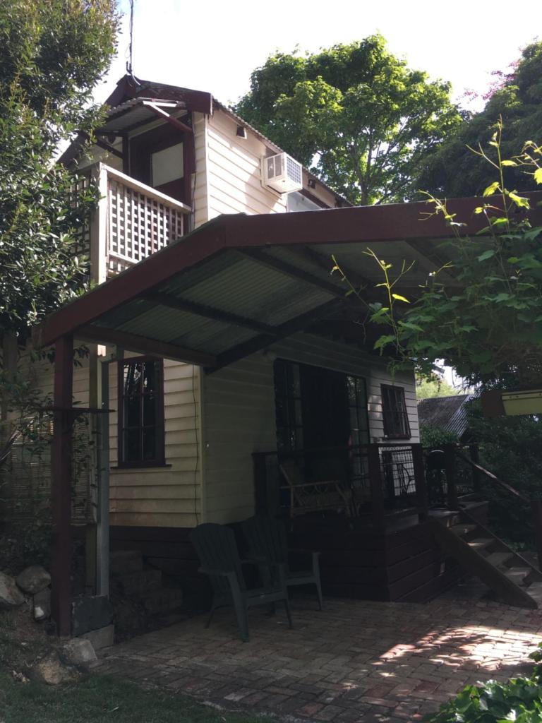 Stone's Throw Cottage Bed and Breakfast photo 2